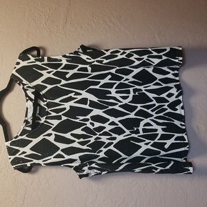 TANJAY Sz P LG Black & White covered in  sequins Sleeveless Shell EUC CL36